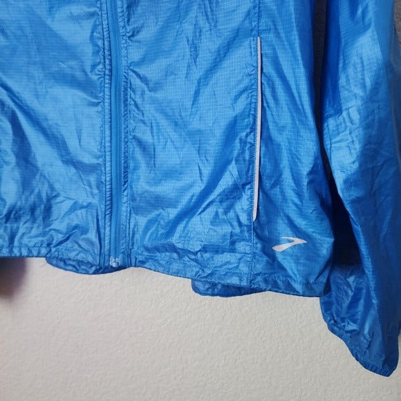 BROOKS Shelter Technology Running Jacket Hooded Windbreaker Full Zip in blue XS
