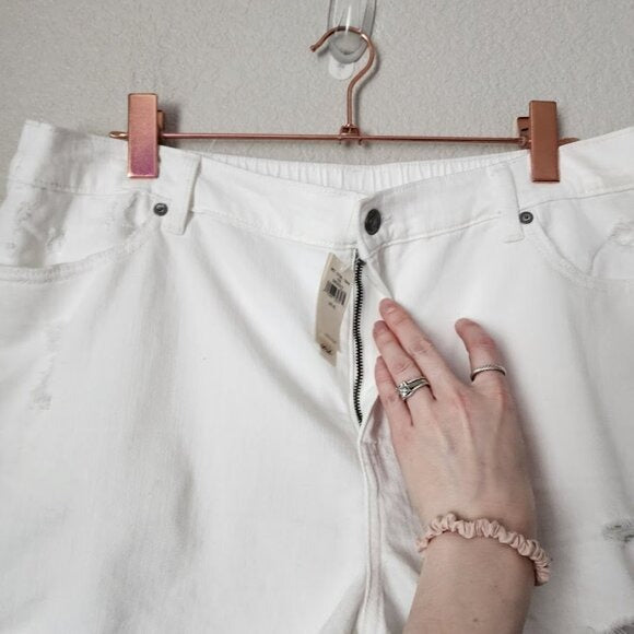 AERIE light weight denim pull on shorts in white NEW size XL