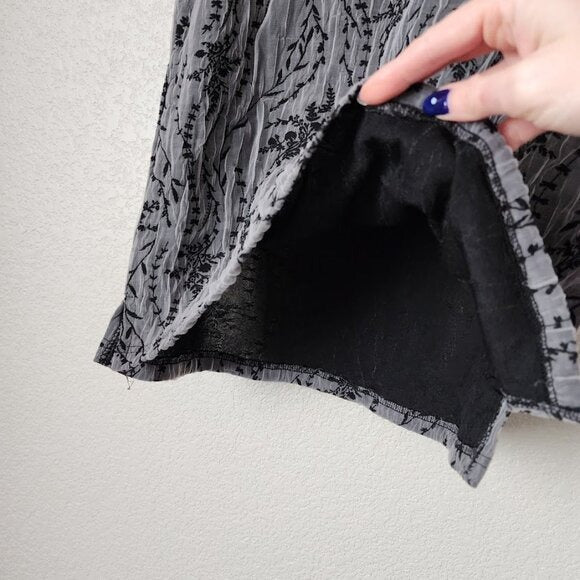 VUE POINT VINTAGE 90s Crinkle Mesh Sheer Tank Top Black Floral Overlay S
