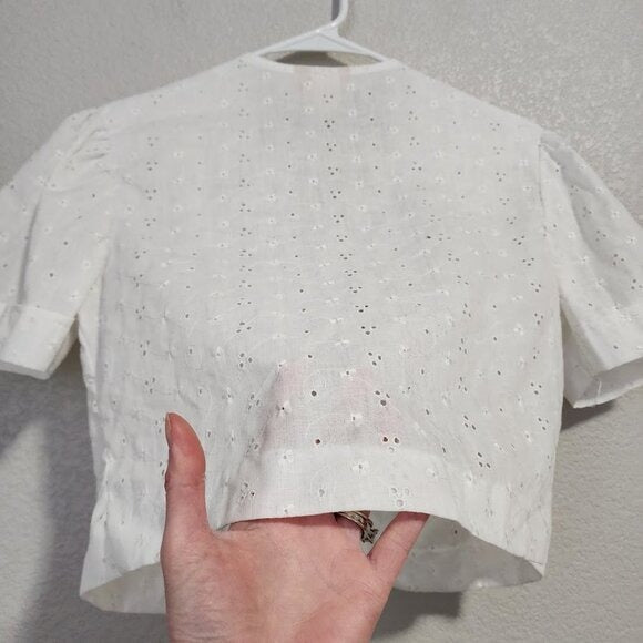 KRISTINE MICHAELS VINTAGE eyelet crop top in white