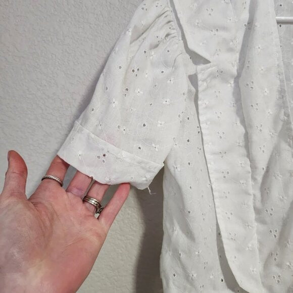 KRISTINE MICHAELS VINTAGE eyelet crop top in white