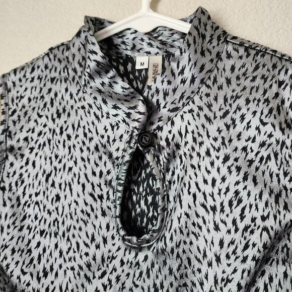 CONSPIRACY VINTAGE 90s Sleeveless Satin Blouse Gray Black Abstract Print Keyhole