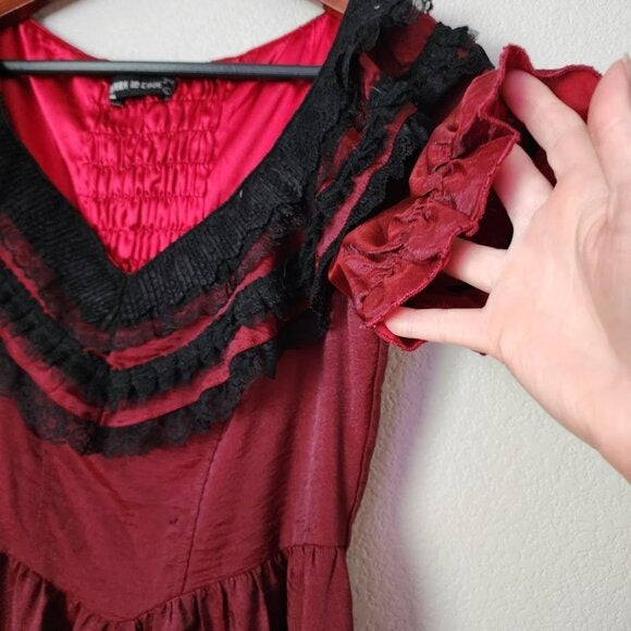 DARK IN LOVE Goth Vampire victorian Style Lace Ruffle black red dress size L