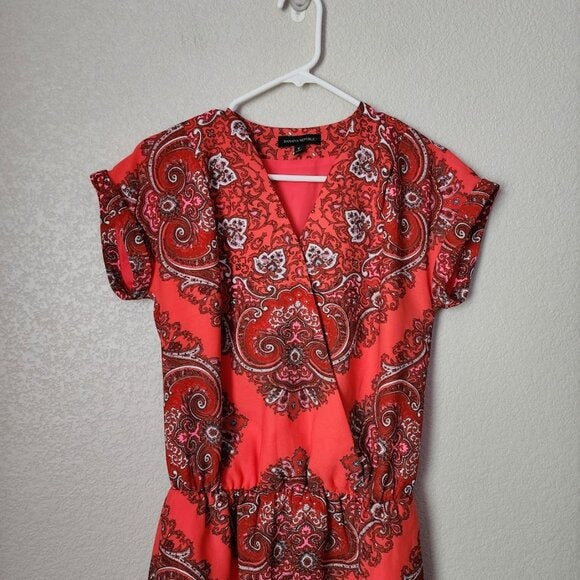 BANANA REPUBLIC paisley romper in red and pink resort wear size 2 TALL