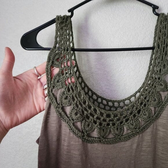 SUNDANCE boho crochet fringe tank top in olive green size S