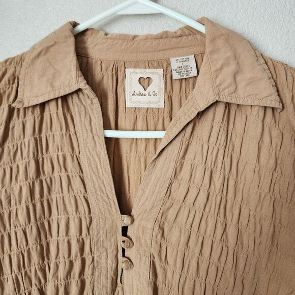 ANDREW & CO VINTAGE Crinkle Textured Button Front Blouse Y2K Latte L