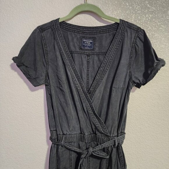 ABERCROMBIE & FITCH 100% lyocell jumpsuit in charcoal grey size S