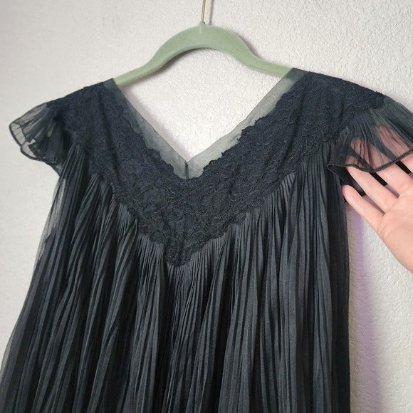 ROGERS VINTAGE 60s Black Pleated Nylon Tricot Babydoll Lingerie Nightie M