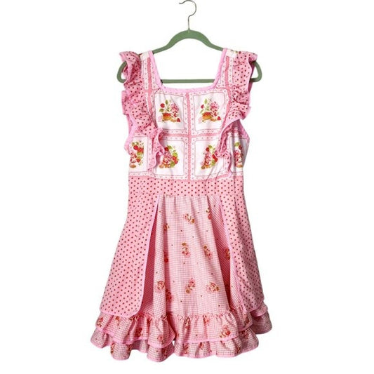 STRAWBERRY SHORTCAKE VINTAGE handmade apron cottagecore kawaii dress pink